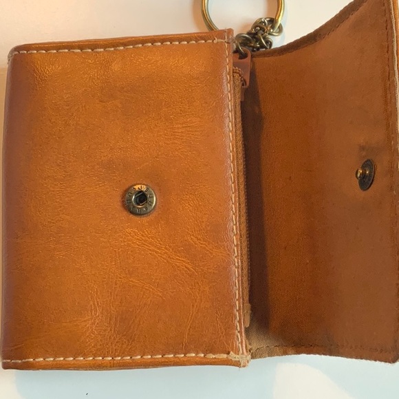 Strada Tan/Brown Vinyl Change Wallet - Picture 3 of 4